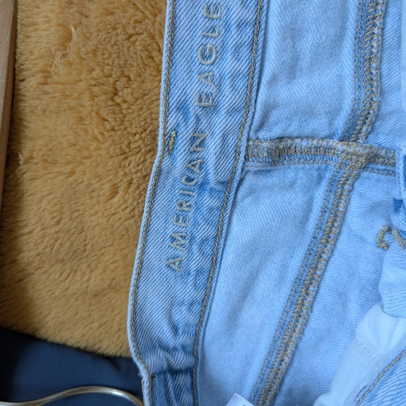 American Eagle Outfitters Light Blue Ripped Jean Shorts Mom Shorts Size 2 - Picture 7 of 7